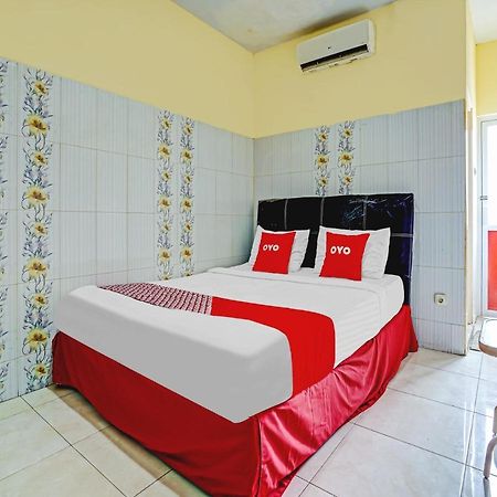 Oyo 90238 Hotel Nusantara Чиребон Экстерьер фото