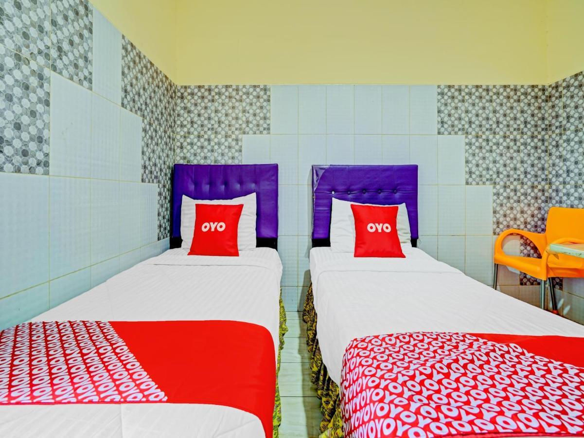 Oyo 90238 Hotel Nusantara Чиребон Экстерьер фото