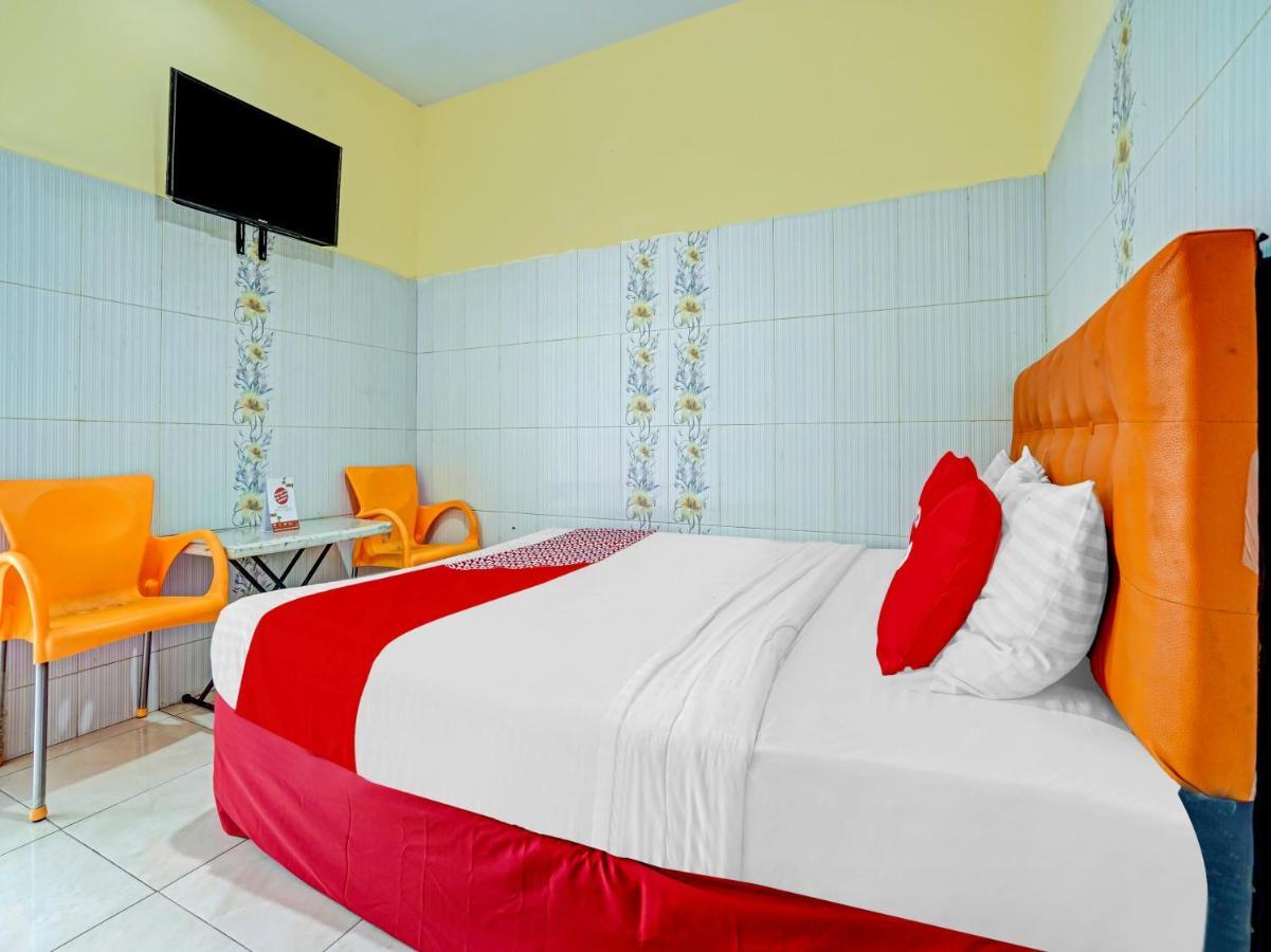 Oyo 90238 Hotel Nusantara Чиребон Экстерьер фото