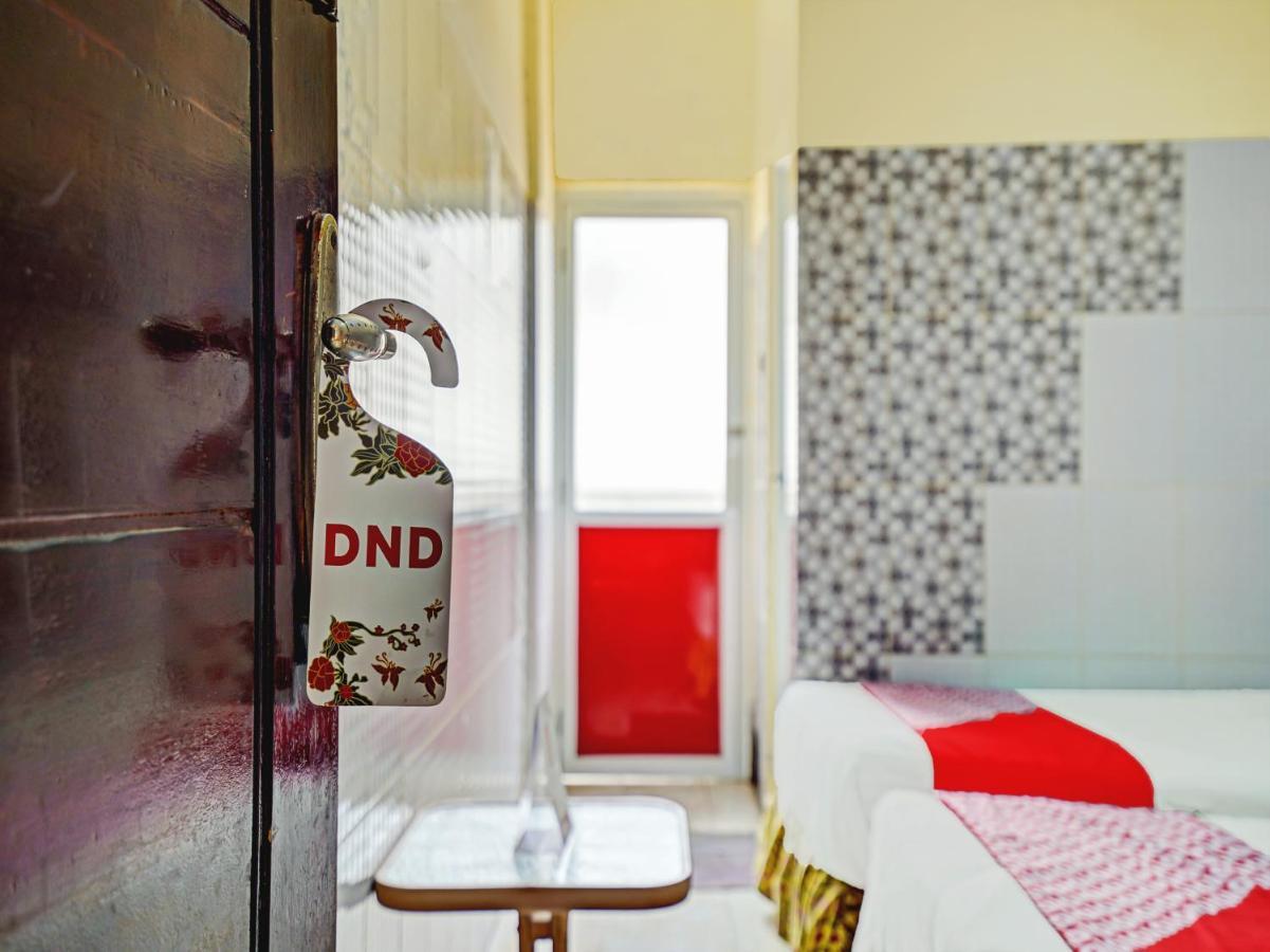 Oyo 90238 Hotel Nusantara Чиребон Экстерьер фото