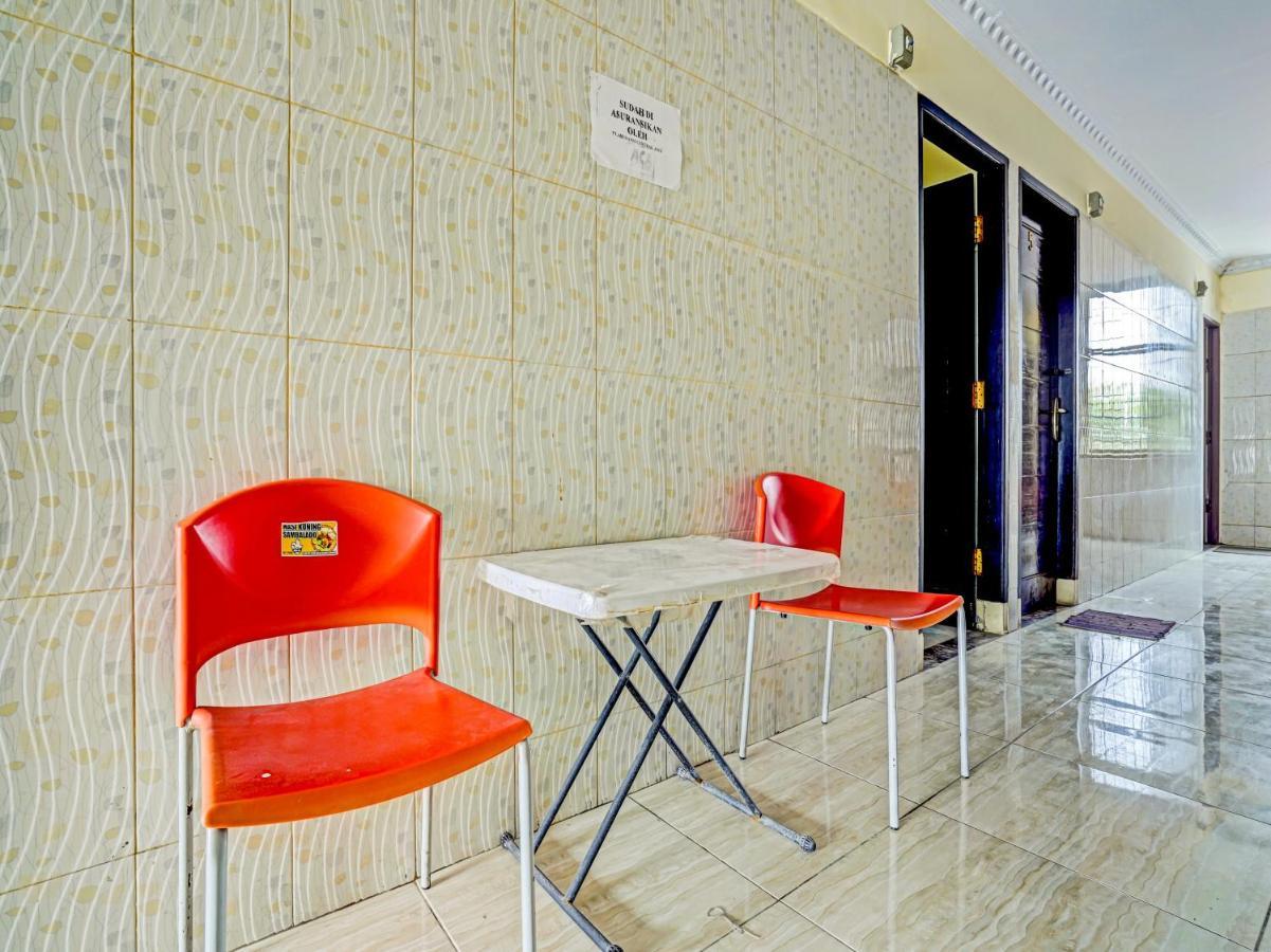 Oyo 90238 Hotel Nusantara Чиребон Экстерьер фото