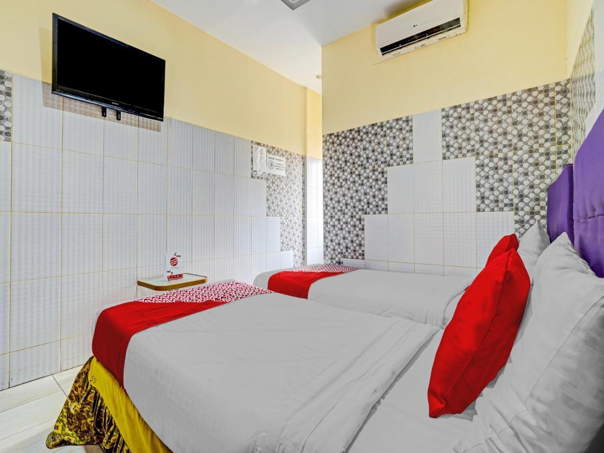 Oyo 90238 Hotel Nusantara Чиребон Экстерьер фото